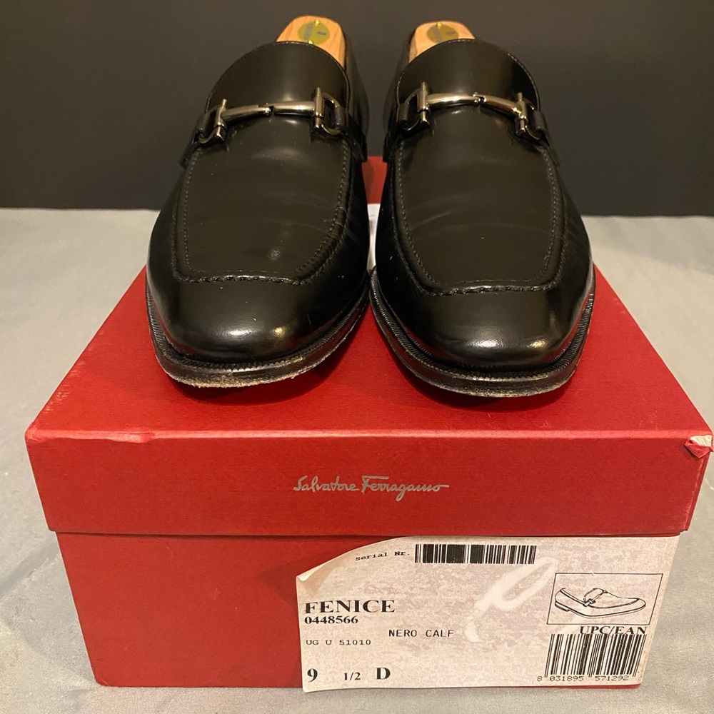 Feragamo dress shoes good condition